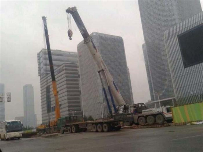 北仑区“自动找平”—— 吊车的 “平地神器” 技术